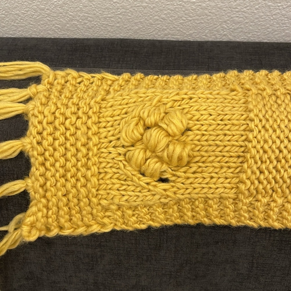 Handmade wool blend yellow long scarf - Picture 6 of 7